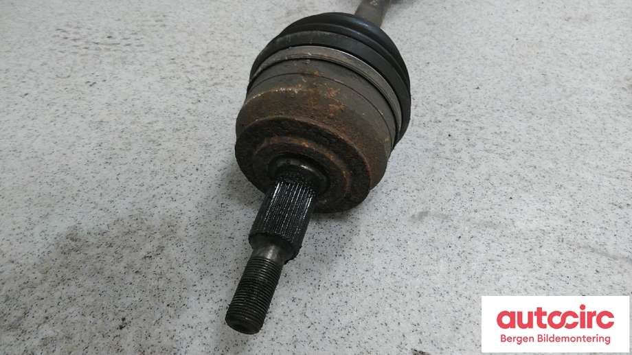 Drivaksel høyre foran til VW Transporter / Caravelle 2003-2009 (Fase 1) (T5) (T5) (VOLKSWAGEN|7E0 407 454|)