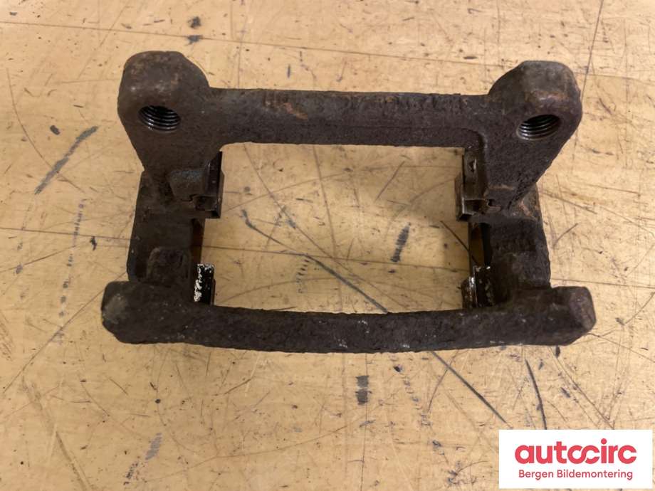 Bremsecaliper brakett til VW Transporter / Caravelle 2009-2015 (Fase 2) (T5) (T5) (VOLKSWAGEN|7H0 615 425 A|)