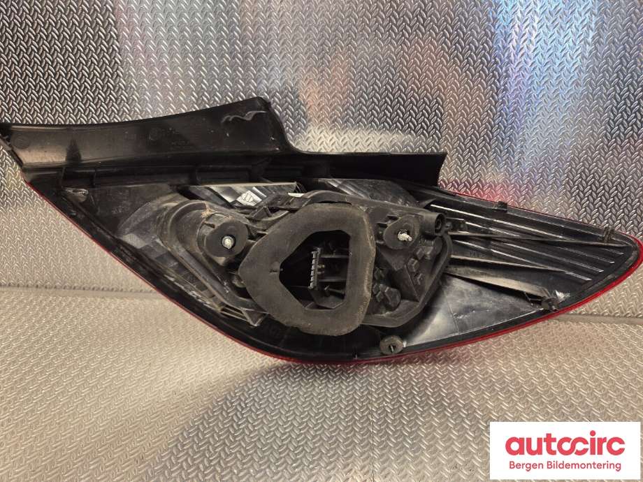Baklykt venstre til Opel Corsa D 2006-2014  (OPEL|93190950|93189098|)
