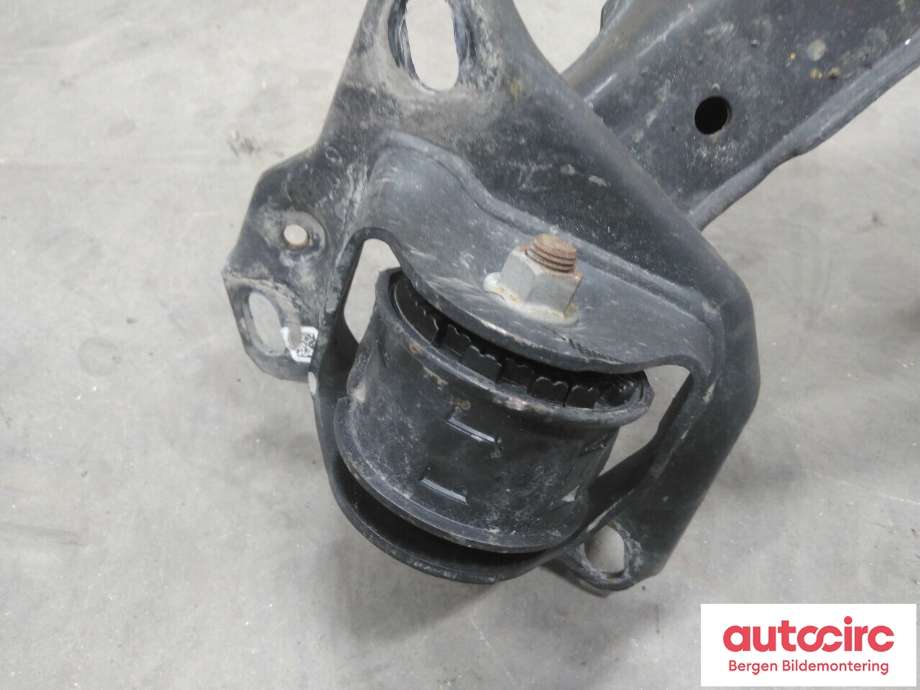 Hjulspindel venstre bak til BMW X1 2022-->> (U11) (U11) (BMW|33 30 6 894 209|)