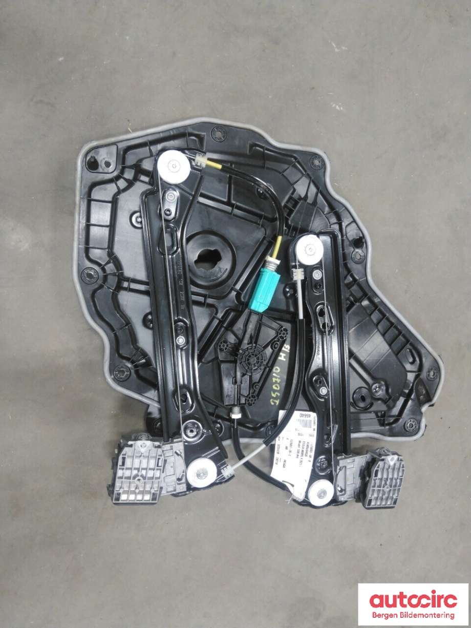 Ruteheis til Tesla Model Y 2021-2024 (Type I) (TESLA|1526803-00-D|1526807-00-C|)