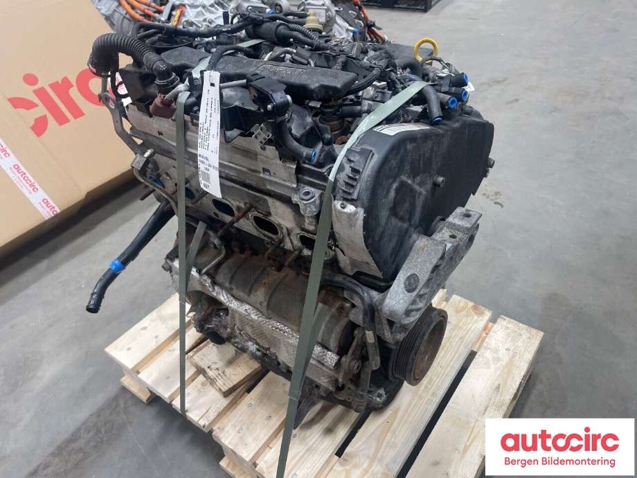 Motor diesel til VW Golf VII 2012-2017 (Fase 1)  (VOLKSWAGEN|04L 100 090 A|)