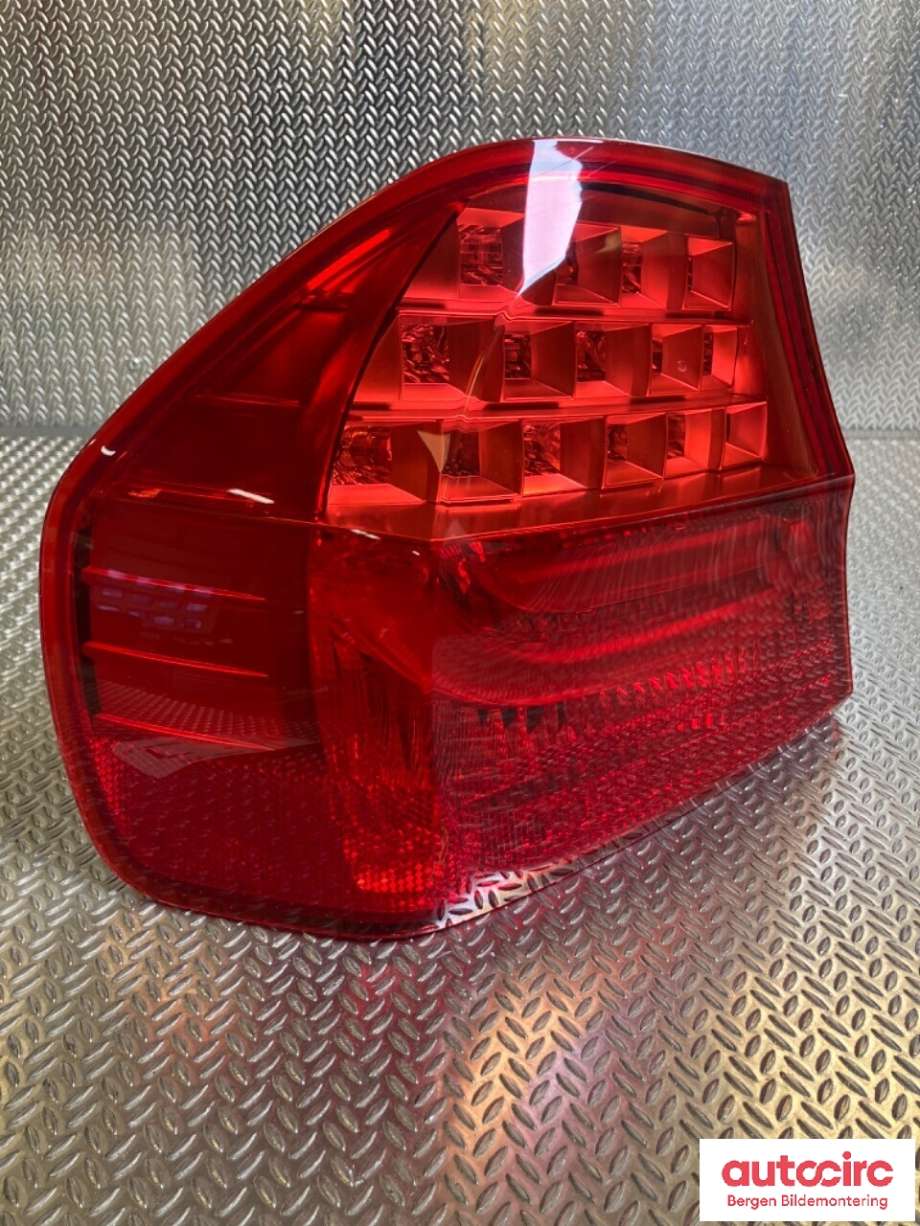 Baklykt venstre til BMW 3-Serie 2005-2011 (E90/E91/E92/E93) (E90/E91/E92/E93) (BMW|63 21 7 289 425|)