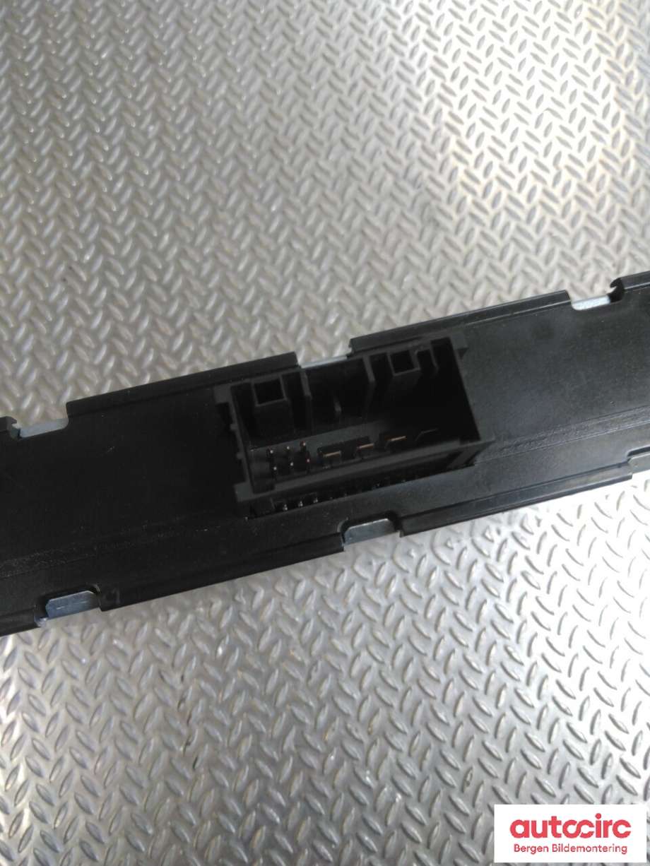 DCDC converter hybrid til BMW 3-Serie 2005-2011 (E90/E91/E92/E93) (E90/E91/E92/E93) (BMW|61 42 9 253 208|)