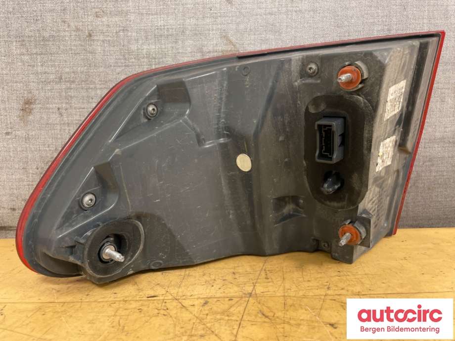 Baklykt venstre til BMW 5-Serie 2010-2017 (F10/F11) (F10/F11) (BMW|63 21 7 203 233|)