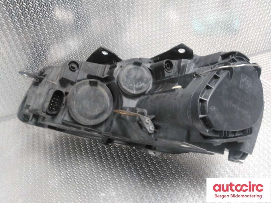 Frontlykt høyre halogen til VW Golf VI 2008-2012 (VOLKSWAGEN|5K1 941 006 S|)