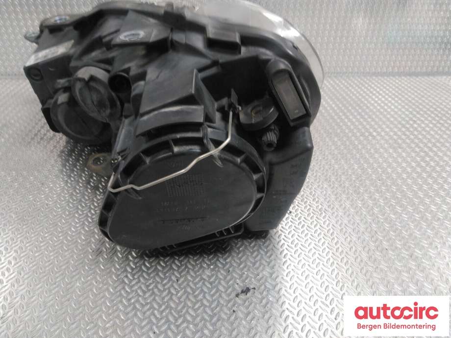 Frontlykt høyre halogen til VW Golf VI 2008-2012 (VOLKSWAGEN|5K1 941 006 S|)
