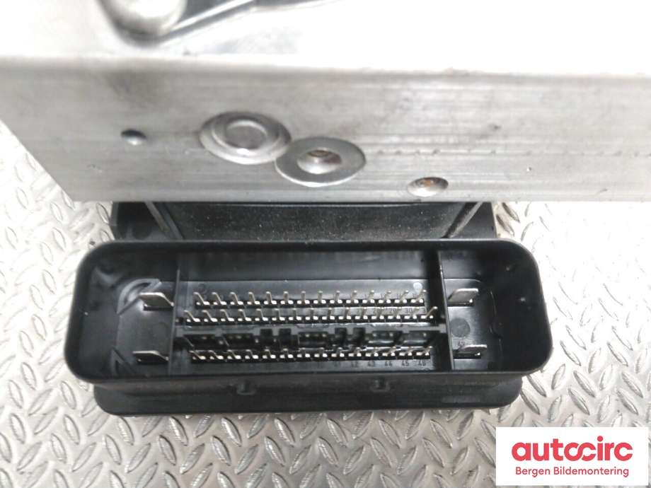ABS sentral til Mercedes C-Klasse 2004-2007 (Fase 2) (W203) (W203) (MERCEDES|A 035 545 80 32|A 004 431 25 12|A 004 431 62 12)