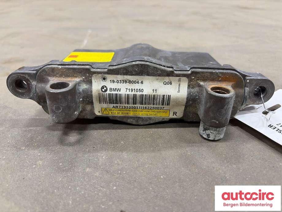 Panserhengsler til BMW 5-Serie 2010-2017 (F10/F11) (F10/F11) (BMW|51 23 7 191 050|)
