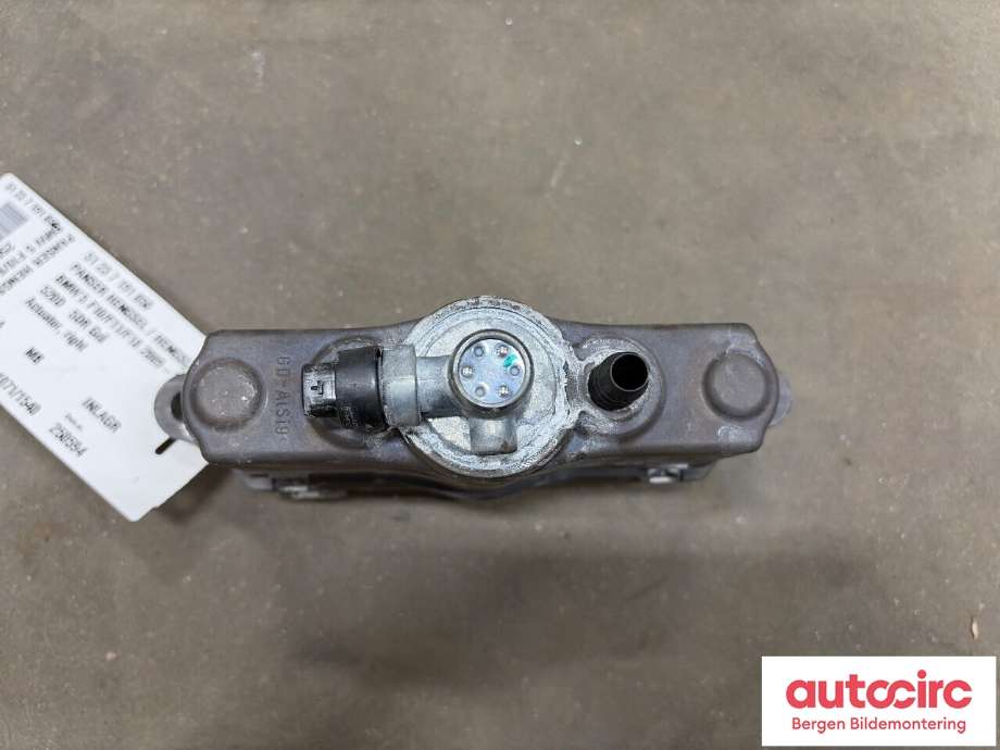 Panserhengsler til BMW 5-Serie 2010-2017 (F10/F11) (F10/F11) (BMW|51 23 7 191 050|)