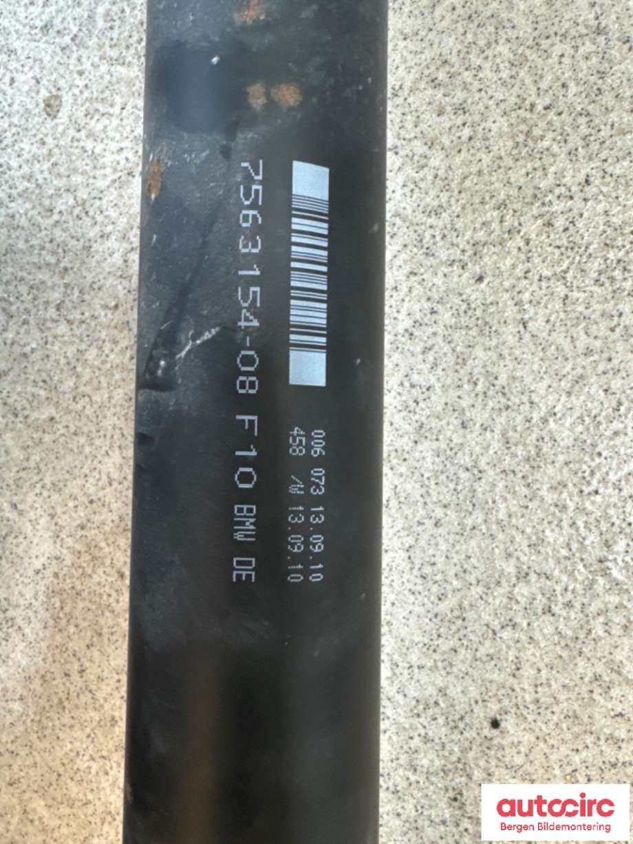 Mellomaksel til BMW 5-Serie 2010-2017 (F10/F11) (F10/F11) (BMW|26 10 7 614 677|)