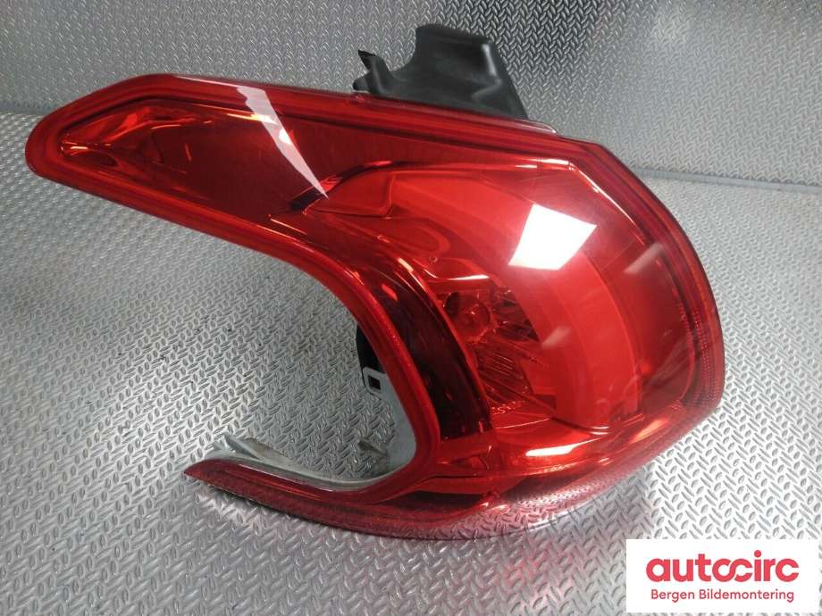 Baklykt venstre til Peugeot 2008 2013-2019 (Type I)  (PEUGEOT|96 780 742 80|)