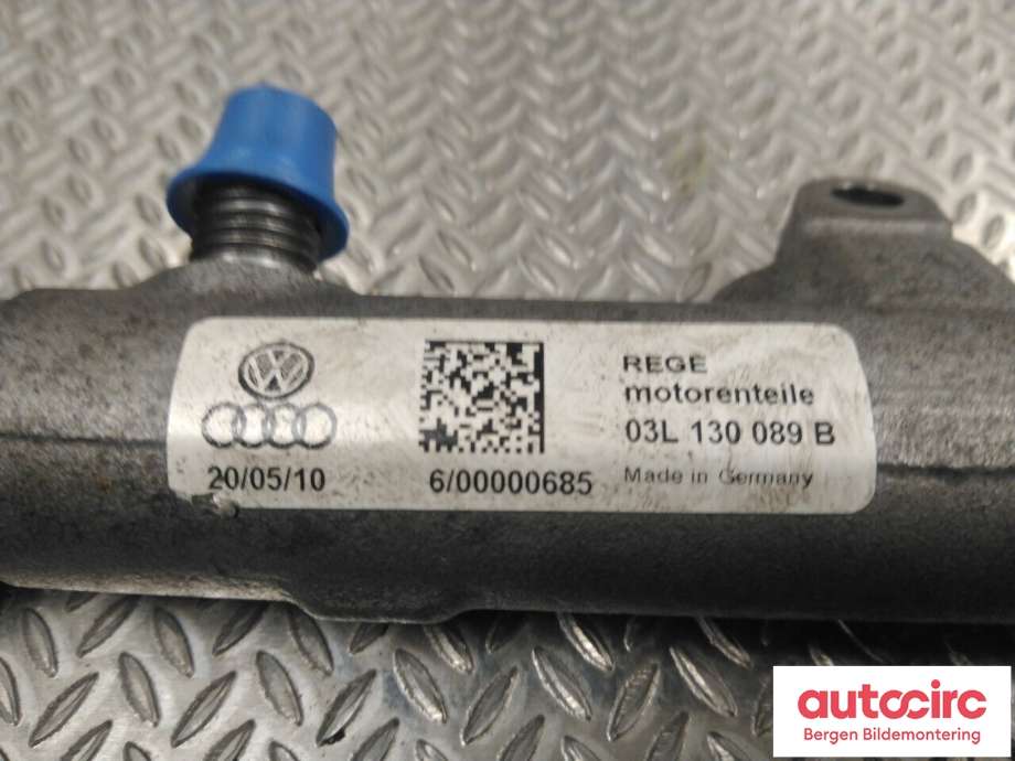 Dyseskinne (fuelrail) til Škoda Octavia 2009-2013 (Type II, Fase 2) (SKODA|03L 130 089 B|)