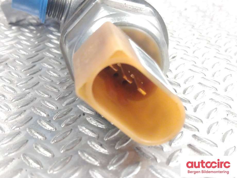 Dyseskinne (fuelrail) til Škoda Octavia 2009-2013 (Type II, Fase 2) (SKODA|03L 130 089 B|)