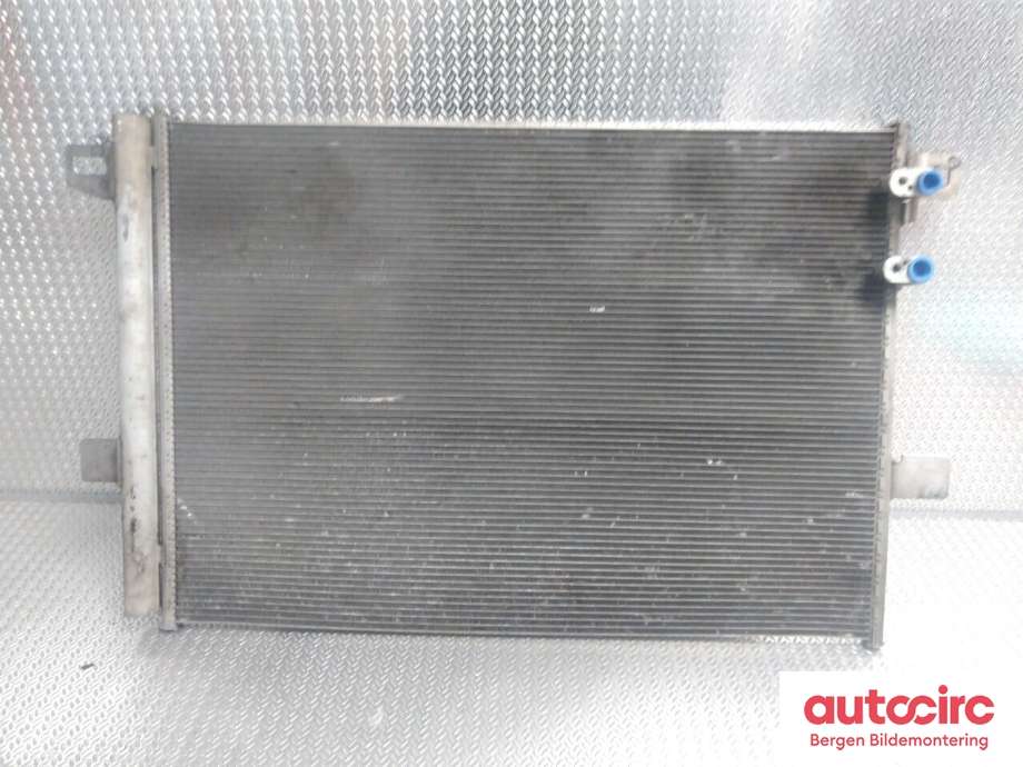 Aircondition radiator til VW Amarok 2016-2022 (Type I, Fase 2) (VOLKSWAGEN|2H0 820 411 D|)