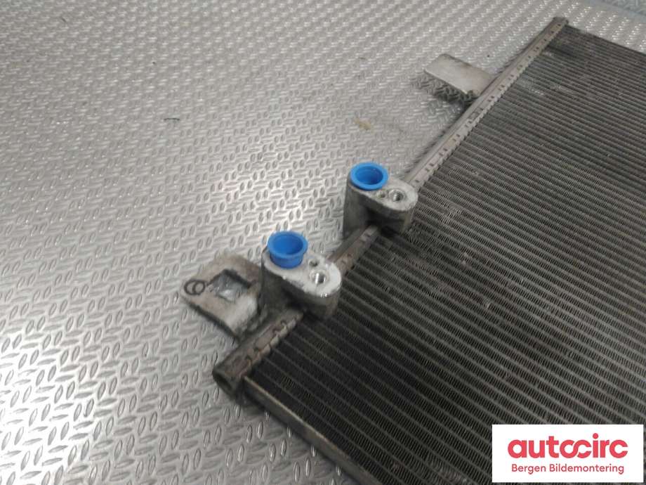 Aircondition radiator til VW Amarok 2016-2022 (Type I, Fase 2) (VOLKSWAGEN|2H0 820 411 D|)