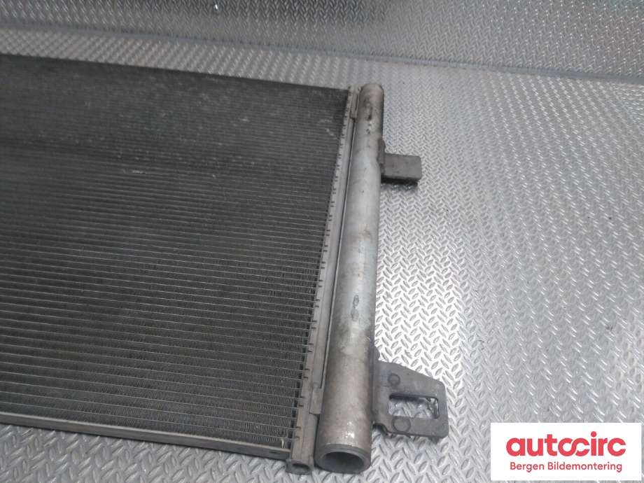 Aircondition radiator til VW Amarok 2016-2022 (Type I, Fase 2) (VOLKSWAGEN|2H0 820 411 D|)