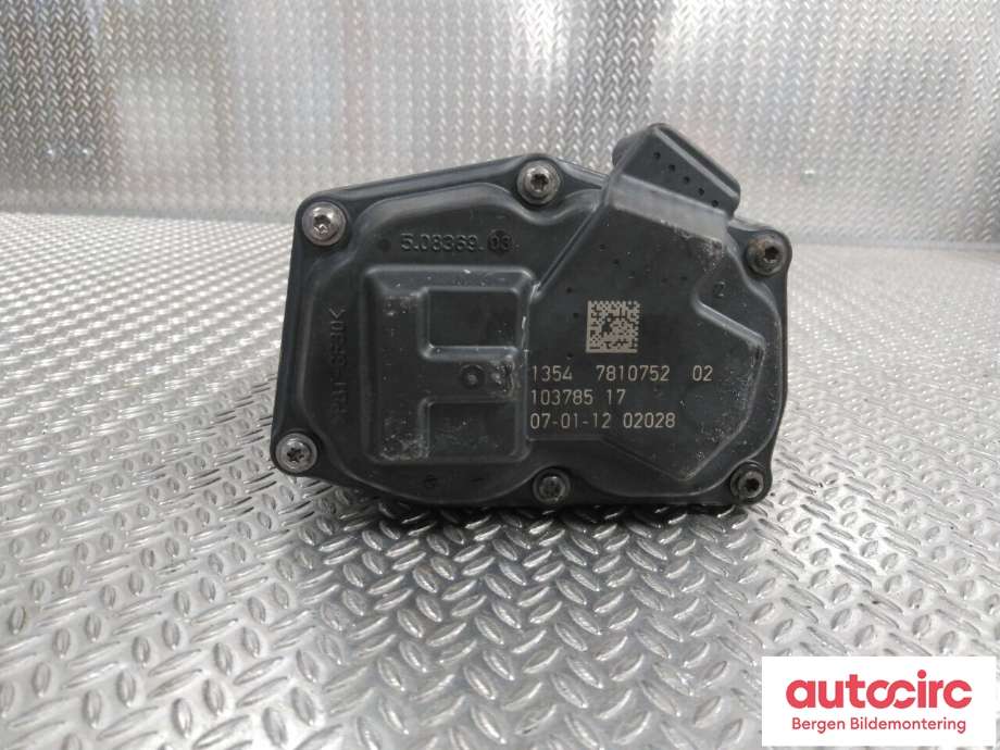 Spjeldhus til BMW 5-Serie 2010-2017 (F10/F11) (F10/F11) (BMW|13 54 7 810 752|)