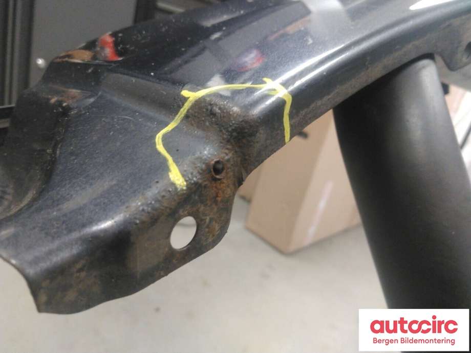 Skjerm høyre foran til Subaru Legacy 2009-2015  (SUBARU|57120AJ0209P|)