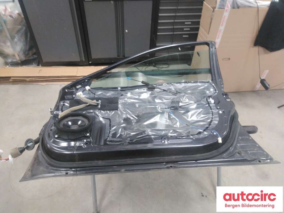 Dør høyre bak til Subaru Legacy 2009-2015 (SUBARU|60409AJ0619P|)