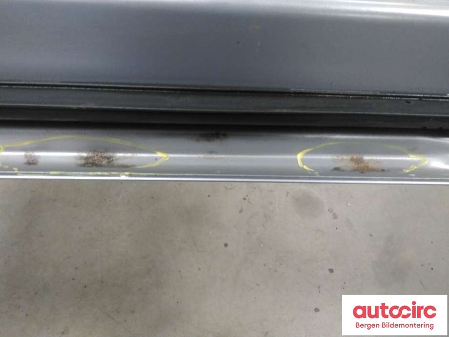 Dør venstre foran til Subaru Outback 2009-2014 (Type IV)  (SUBARU|60009AJ0319P|)