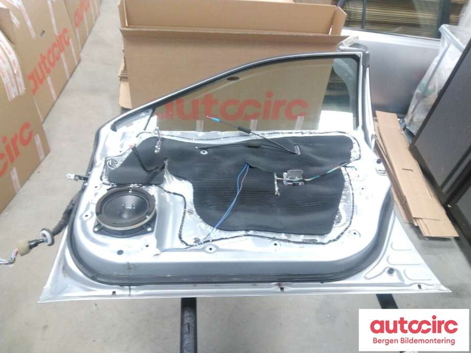Dør høyre foran til Subaru Outback 2009-2014 (Type IV) (SUBARU|60009AJ0219P|)