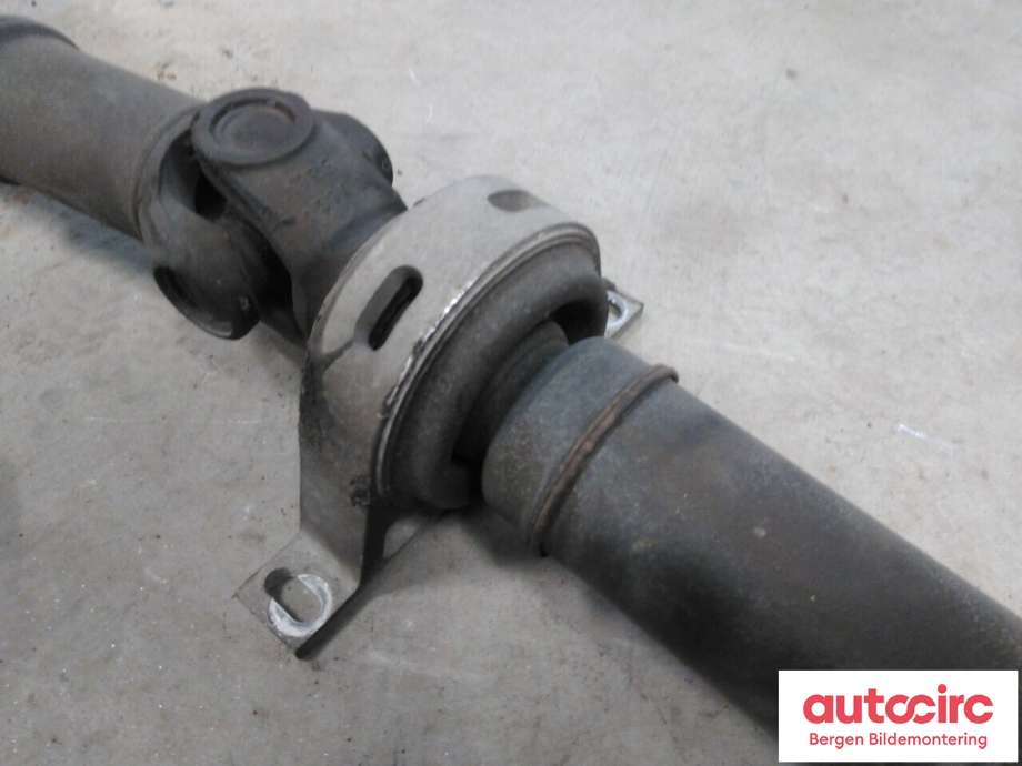 Mellomaksel til VW Amarok 2016-2022 (Type I, Fase 2)  (VOLKSWAGEN|2H6 521 102 E|)