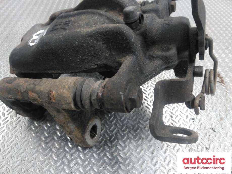 Bremsecaliper venstre bak til VW Amarok 2016-2022 (Type I, Fase 2)  (VOLKSWAGEN|2H6 615 423|)