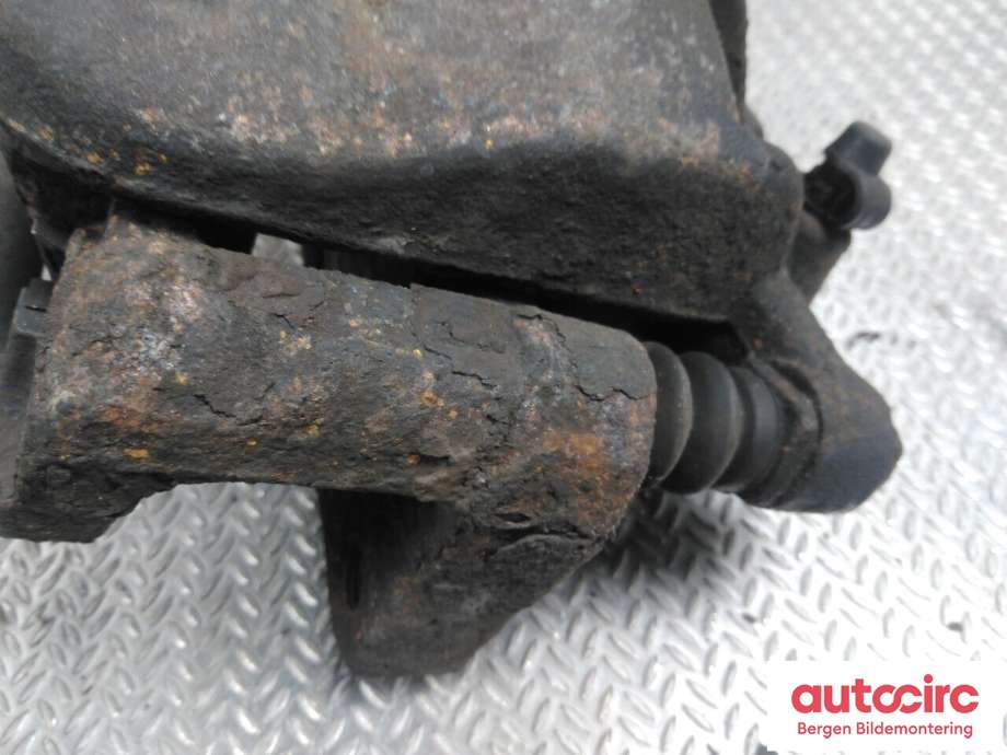 Bremsecaliper venstre foran til VW Amarok 2016-2022 (Type I, Fase 2)  (VOLKSWAGEN|2H6 615 123|)