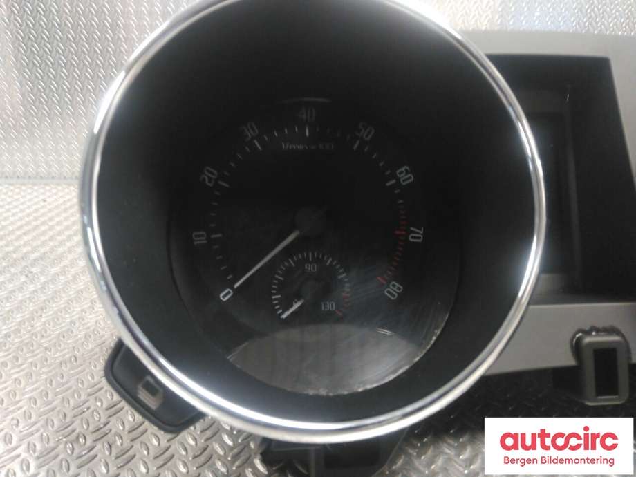Diverse deler til Škoda Yeti 2009-2013 (Fase 1)  (SKODA|5L0 920 840 J|)