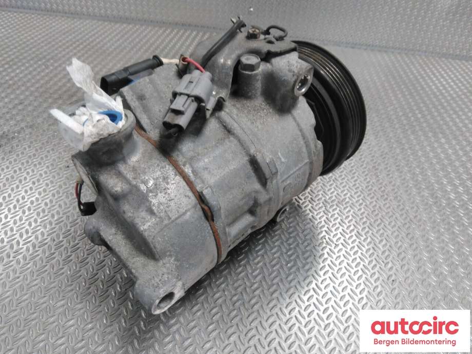 Diverse deler til Mercedes A-Klasse 2012-2018 (W176) (W176) (MERCEDES|A 000 830 35 02|)