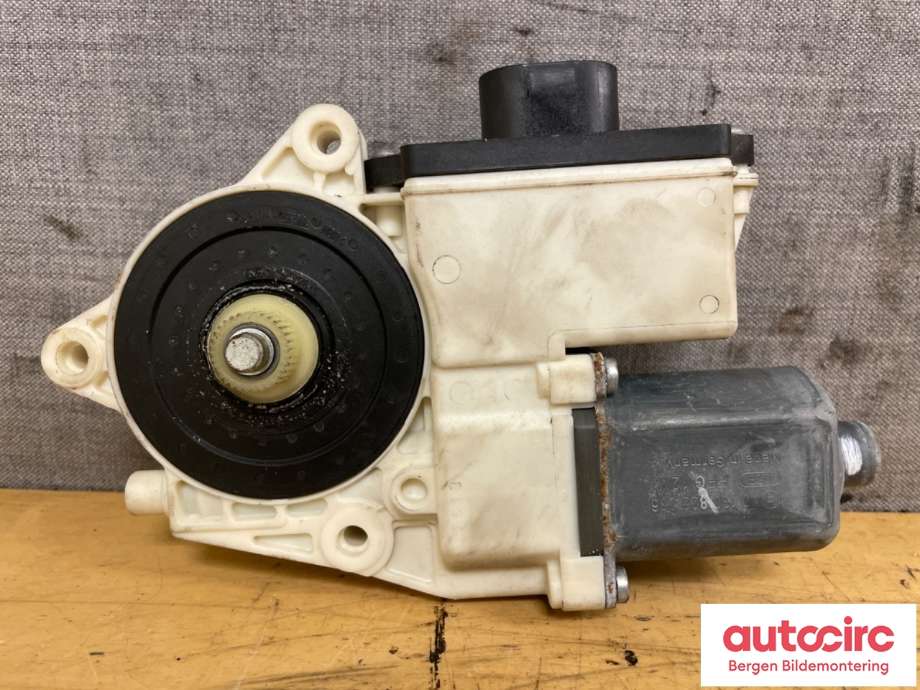 Ruteheis høyre til BMW X3 2007-2010 (Fase 2) (E83) (E83) (BMW|67 62 6 925 966|)