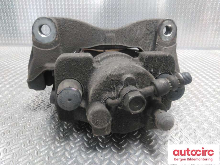 Bremsecaliper venstre foran til Toyota Yaris 2014-2020 (Type III, Fase 2)  (TOYOTA|477500D200|)