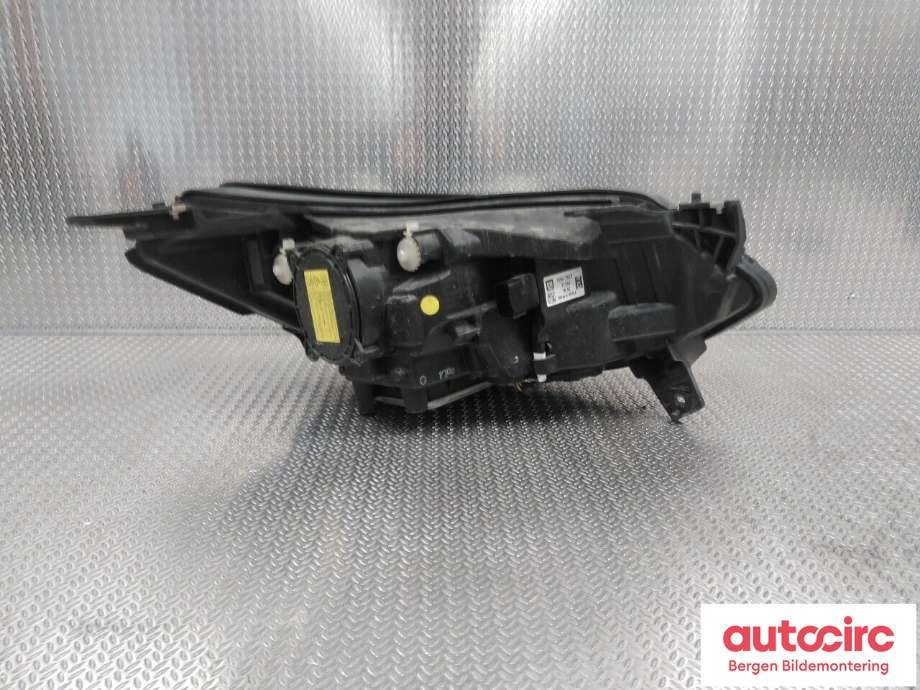 Frontlykt venstre halogen til Opel Ampera-e 2017-->> (Type II)  (OPEL|42573527|)