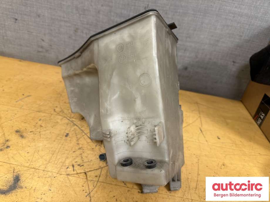 Spylertank til BMW X3 2007-2010 (Fase 2) (E83) (E83) (BMW|61 66 3 403 212|)