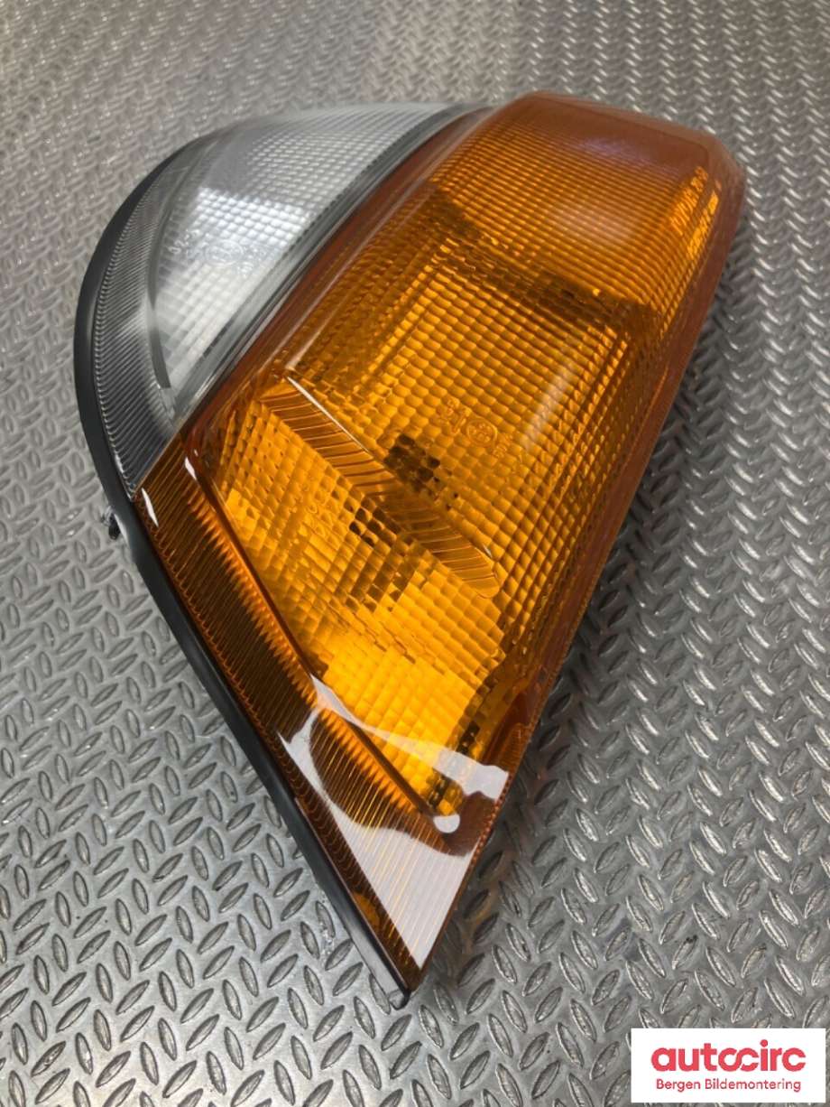 Blinklykt høyre til Toyota Hiace 2001-2006 (Fase 2)  (TOYOTA|8151026100|)