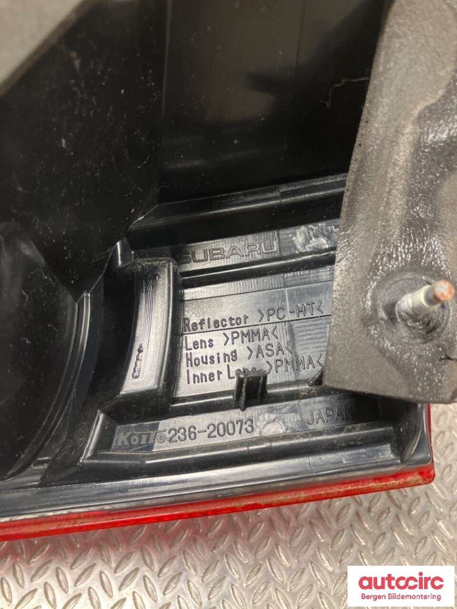 Baklykt venstre indre til Subaru Legacy 2009-2015  (SUBARU|84912AJ261|)