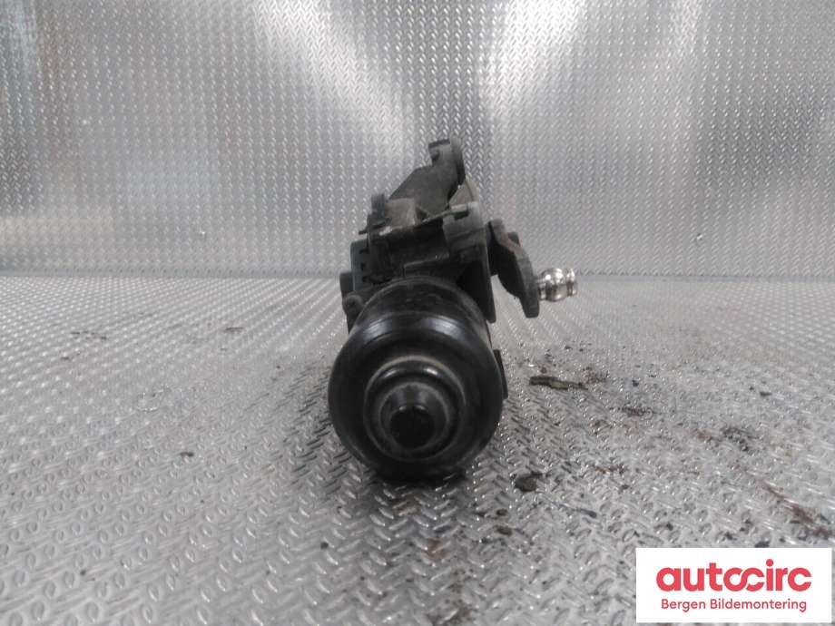 Viskermotor frontrute til Toyota Hiace 2001-2006 (Fase 2)  (TOYOTA|8511026140|)