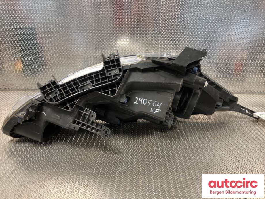 Frontlykt venstre halogen til Nissan NV200 2010-2019  (NISSAN|260604FA0A|)
