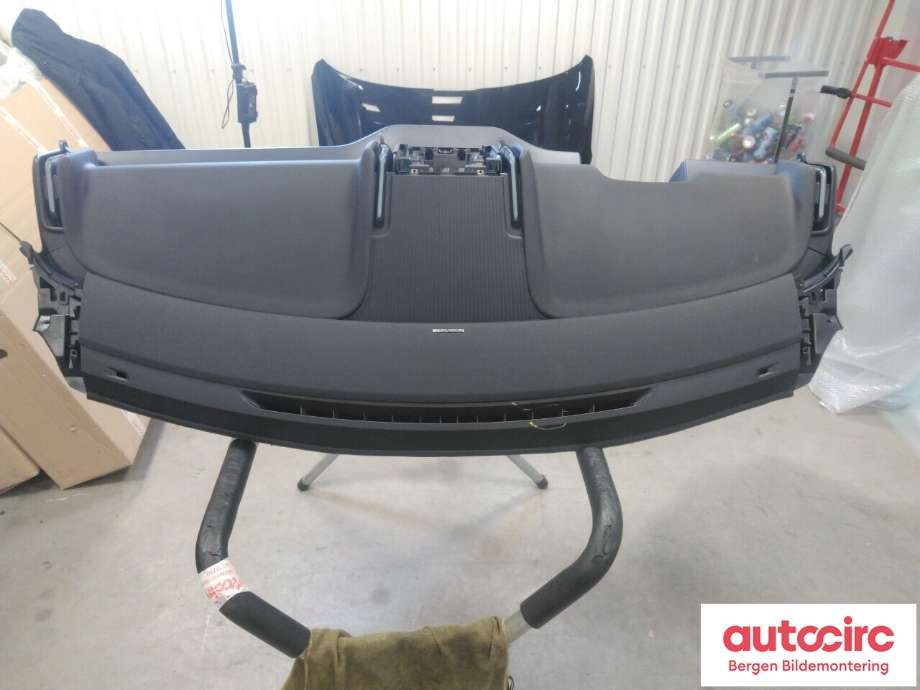 Dashbord til Volvo EX30 2023-->>  (VOLVO|80009910|80020896|80005397)