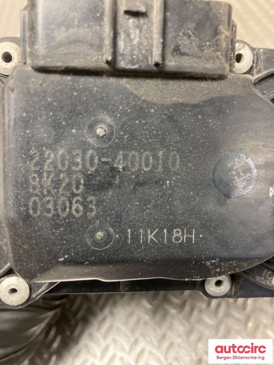 Spjeldhus til Toyota iQ 2009-2014 (TOYOTA|2203040010||22030-40010)