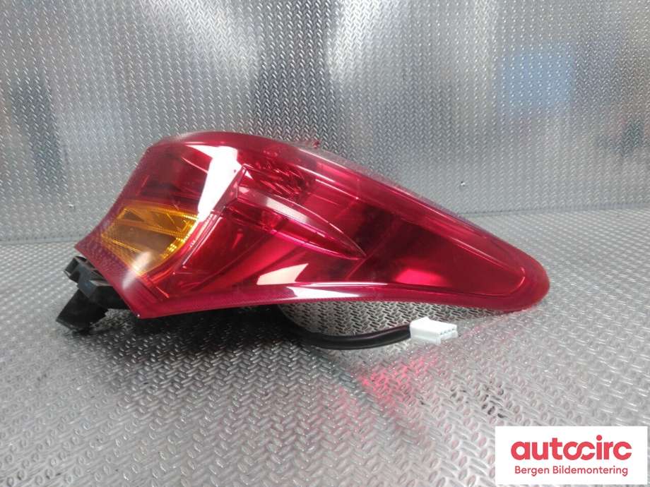 Baklykt høyre til Toyota Auris 2013-2015 (Type II, Fase 1)  (TOYOTA|8155102740|)