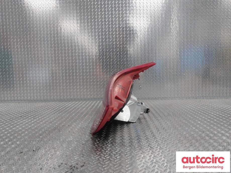 Baklykt venstre indre til Toyota Auris 2013-2015 (Type II, Fase 1)  (TOYOTA|8159102450|)