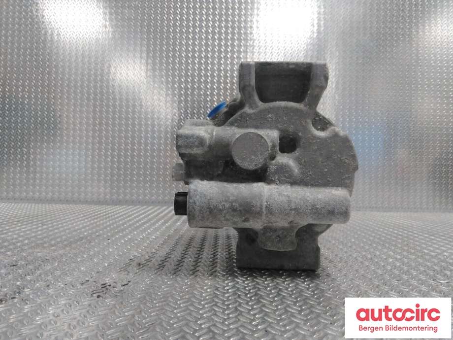 Diverse deler til Toyota Auris 2013-2015 (Type II, Fase 1)  (TOYOTA|8679002030|)