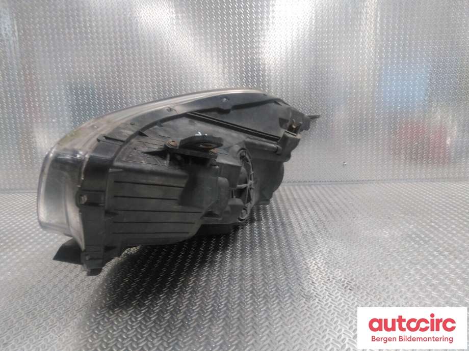 Frontlykt høyre halogen til Hyundai Ix20 2010-2017 (HYUNDAI|92102 1K300|)