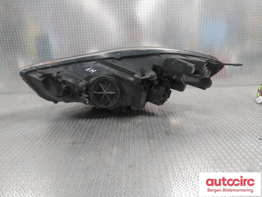 Frontlykt høyre halogen til Hyundai Ix20 2010-2017 (HYUNDAI|92102 1K300|)