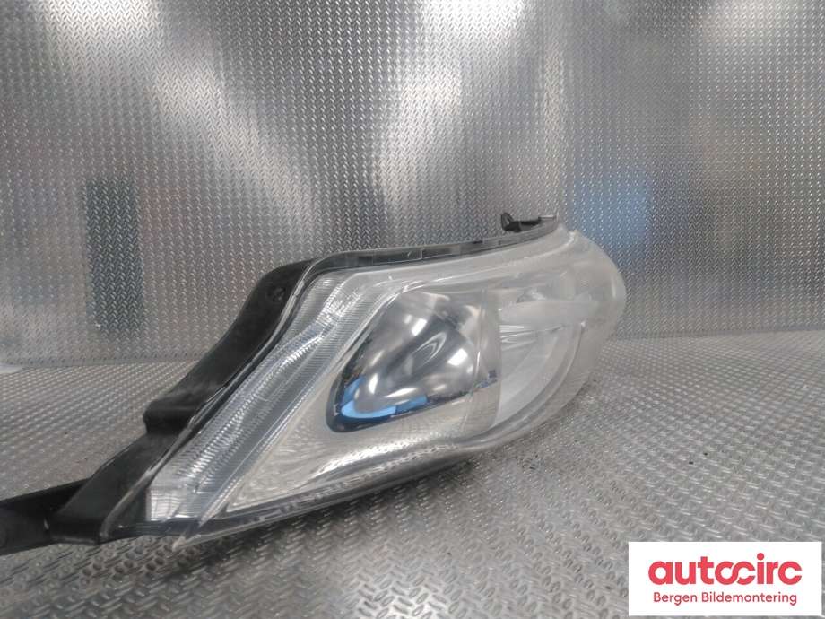 Frontlykt høyre halogen til Nissan Juke 2010-2014 (Fase 1)  (NISSAN|261201KL0C|)
