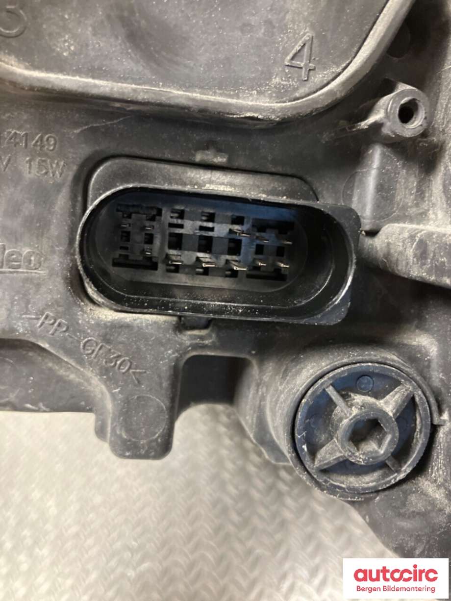 Frontlykt høyre halogen til VW e-Golf 2014-2017 (Fase 1)  (VOLKSWAGEN|5GE 941 774|)
