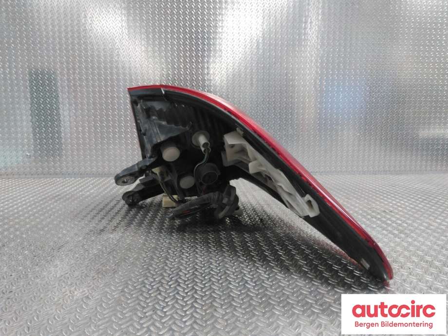 Baklykt venstre til Subaru Outback 2009-2014 (Type IV)  (SUBARU|84912AJ100|)
