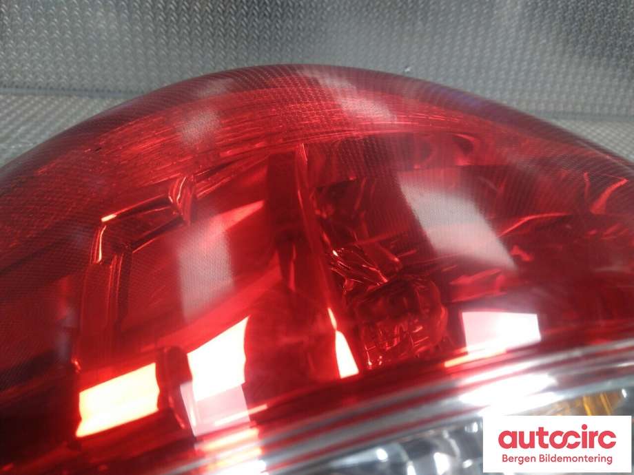 Baklykt venstre til Subaru Outback 2009-2014 (Type IV)  (SUBARU|84912AJ100|)